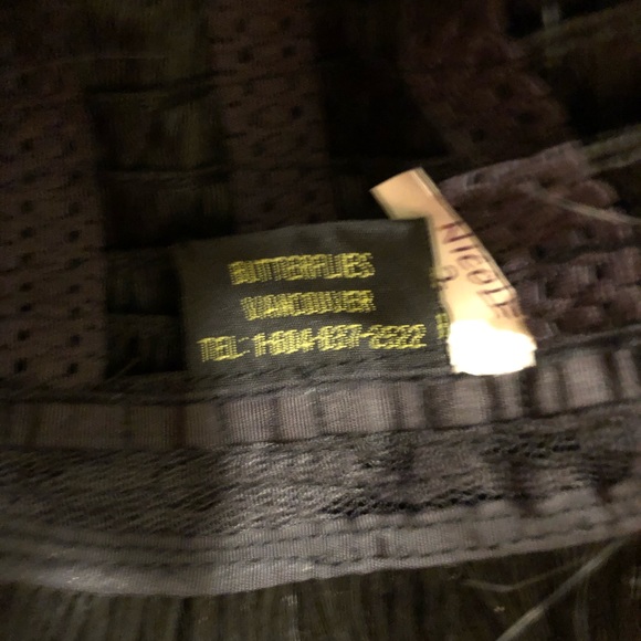 Bombshell black wig - Picture 3 of 4